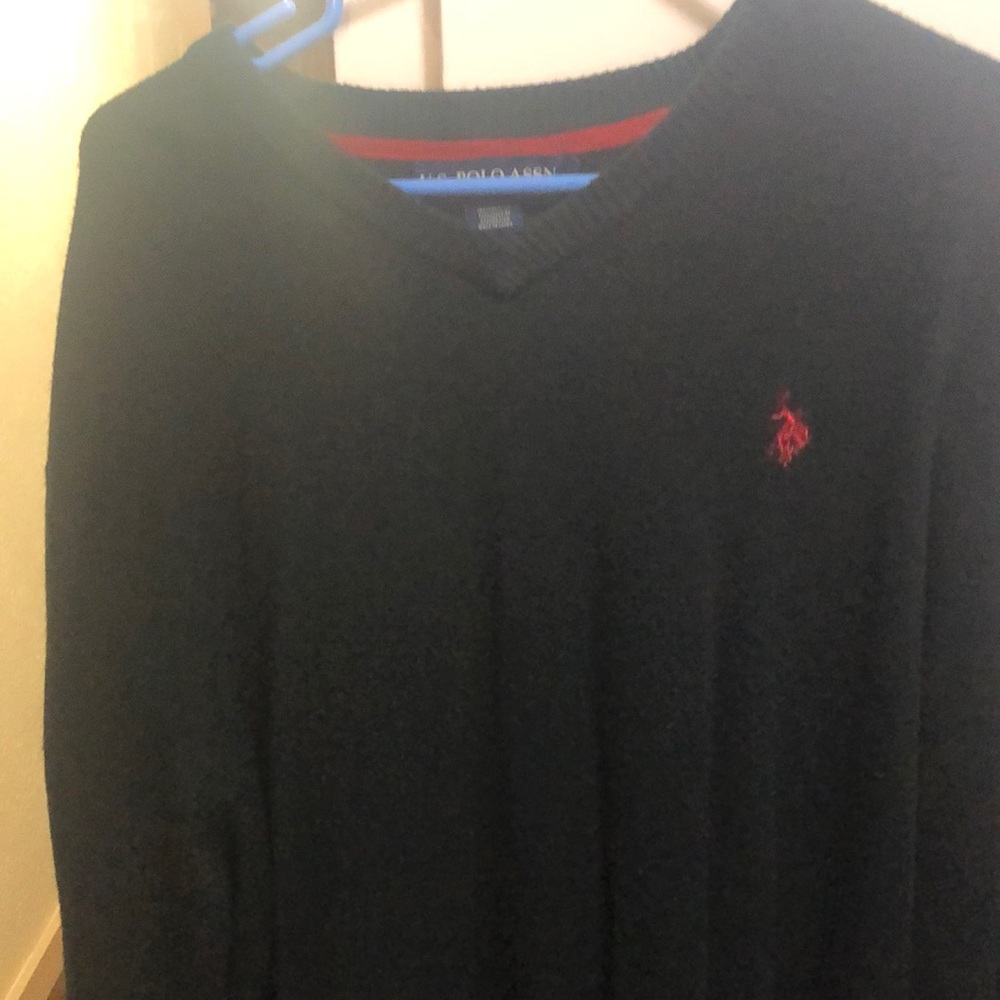 EUC v neck sweater
